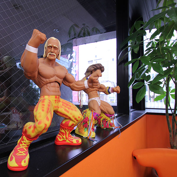 診察台横の置物